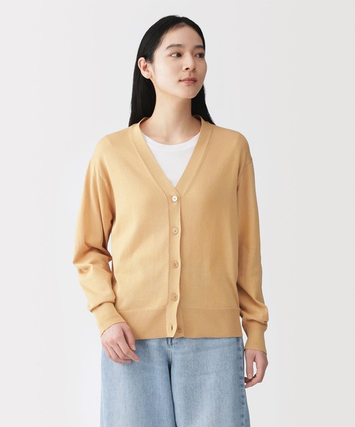 無印良品(ムジルシリョウヒン)の「婦人 UVカットライトニットVネックカーディガン(カーディガン/ボレロ・レディース・ラベンダー/ネイビー/ホワイト/ライトグレー/ブラック/スモーキーグリーン系/ライトオレンジ系/ブルー系・S/M/L/XL)」の8枚目の写真