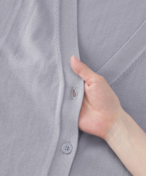 無印良品(ムジルシリョウヒン)の「婦人 UVカットライトニットVネックカーディガン(カーディガン/ボレロ・レディース・ラベンダー/ネイビー/ホワイト/ライトグレー/ブラック/スモーキーグリーン系/ライトオレンジ系/ブルー系・S/M/L/XL)」の22枚目の写真