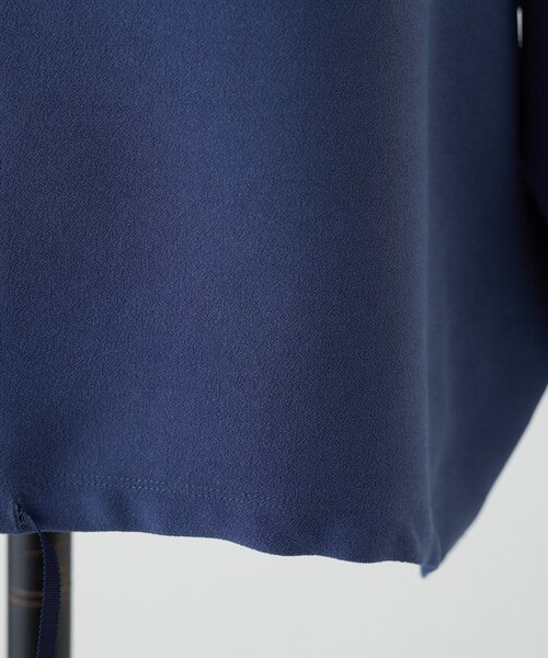 BEARDSLEY(ビアズリー)の「ストレッチジョーゼットプルオーバー(シャツ/ブラウス・レディース・アイボリー/ブルー・FREE)」の7枚目の写真