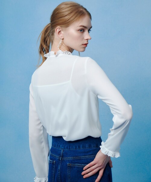 LOULOU WILLOUGHBY(ルルウィルビー)の「【LOULOU WILLOUGHBY】ヘムフリルドレープブラウス(シャツ/ブラウス・レディース・オフホワイト/レッド/ブラック・2)」の14枚目の写真