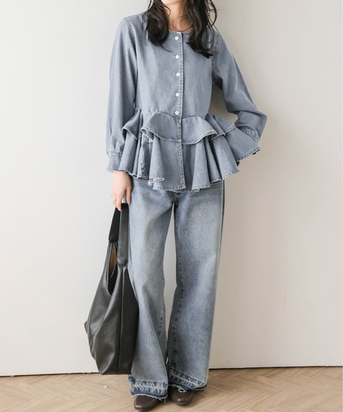 CURA CLOSET(キュラ クローゼット)の「【loverara.loverara コラボ】【セットアップ対応】裾ダブルフリルデニムカーディガン/体型カバー(カーディガン/ボレロ・レディース・ブルー/ライトブルー/ブラック系・フリー)」の18枚目の写真