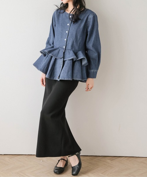 CURA CLOSET(キュラ クローゼット)の「【loverara.loverara コラボ】【セットアップ対応】裾ダブルフリルデニムカーディガン/体型カバー(カーディガン/ボレロ・レディース・ブルー/ライトブルー/ブラック系・フリー)」の21枚目の写真