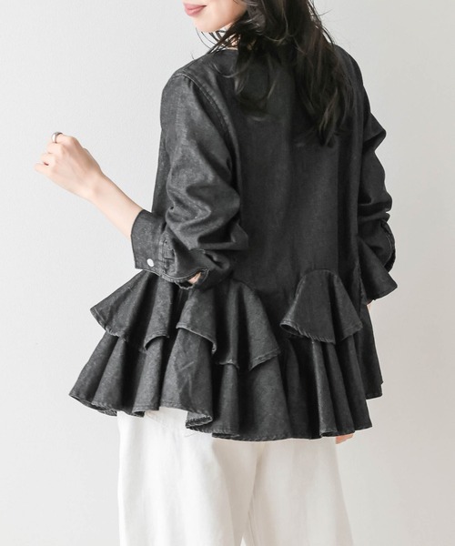 CURA CLOSET(キュラ クローゼット)の「【loverara.loverara コラボ】【セットアップ対応】裾ダブルフリルデニムカーディガン/体型カバー(カーディガン/ボレロ・レディース・ブルー/ライトブルー/ブラック系・フリー)」の11枚目の写真