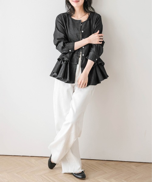 CURA CLOSET(キュラ クローゼット)の「【loverara.loverara コラボ】【セットアップ対応】裾ダブルフリルデニムカーディガン/体型カバー(カーディガン/ボレロ・レディース・ブルー/ライトブルー/ブラック系・フリー)」の13枚目の写真