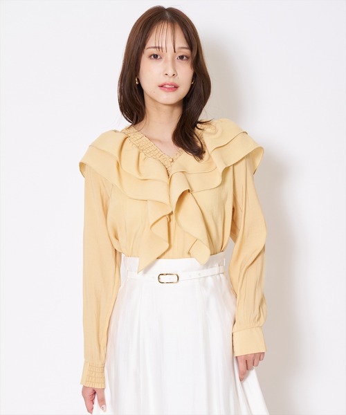 AND COUTURE(アンドクチュール)の「シャーリングフリルブラウス(シャツ/ブラウス・レディース・ネイビー/イエロー/オフホワイト・FREE)」の22枚目の写真
