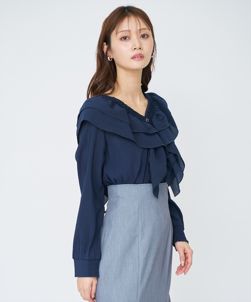 AND COUTURE(アンドクチュール)の「シャーリングフリルブラウス(シャツ/ブラウス・レディース・ネイビー/イエロー/オフホワイト・FREE)」の21枚目の写真