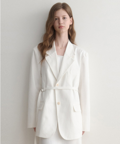 LENAV(ルナブ)の「Les strap Jacket (white)(テーラードジャケット・レディース・その他・FREE)」の1枚目の写真
