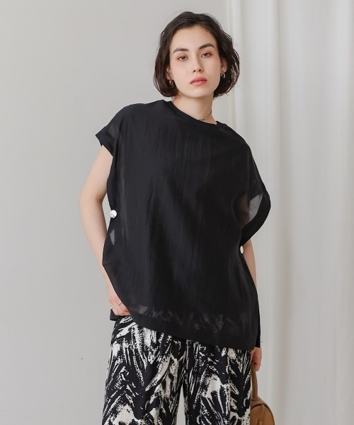 Bou Jeloud(ブージュルード)の「シアーカットドッキングサイドボタンプルオーバー(Tシャツ/カットソー・レディース・ブラック/グレイッシュベージュ/ブルー・FREE)」の6枚目の写真