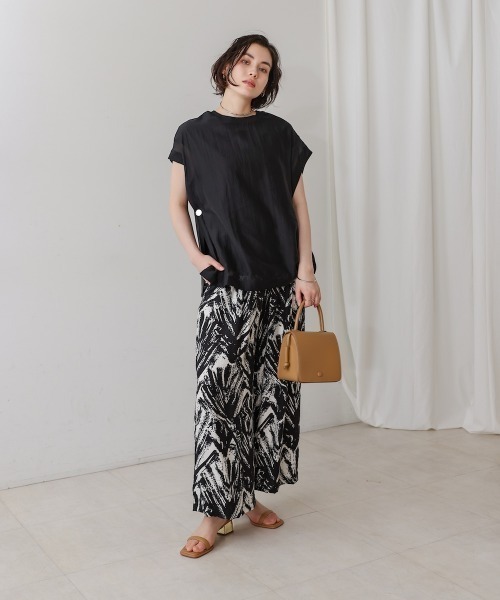 Bou Jeloud(ブージュルード)の「シアーカットドッキングサイドボタンプルオーバー(Tシャツ/カットソー・レディース・ブラック/グレイッシュベージュ/ブルー・FREE)」の9枚目の写真