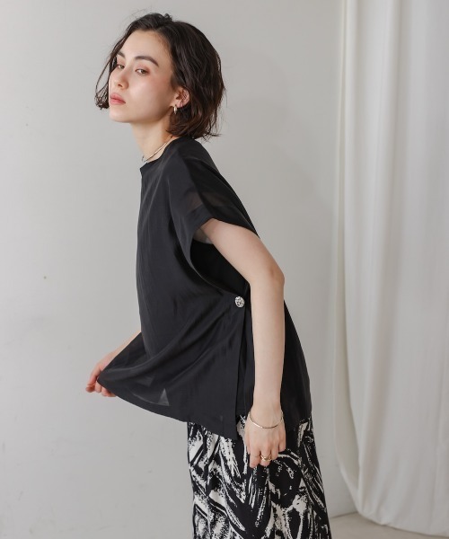 Bou Jeloud(ブージュルード)の「シアーカットドッキングサイドボタンプルオーバー(Tシャツ/カットソー・レディース・ブラック/グレイッシュベージュ/ブルー・FREE)」の10枚目の写真