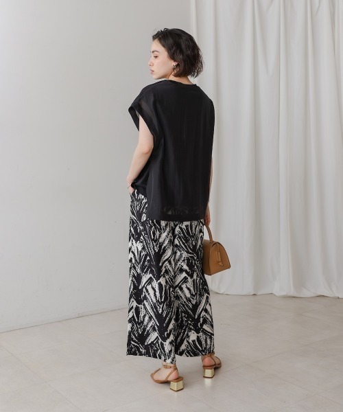 Bou Jeloud(ブージュルード)の「シアーカットドッキングサイドボタンプルオーバー(Tシャツ/カットソー・レディース・ブラック/グレイッシュベージュ/ブルー・FREE)」の12枚目の写真