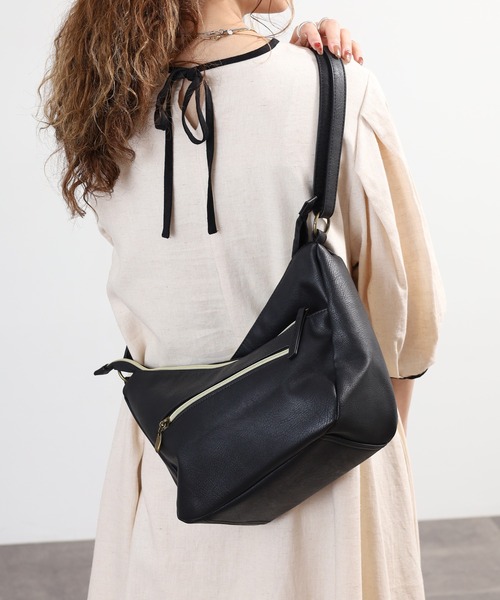 Legato Largo（レガートラルゴ）の「Legato Largo 3つ口多収納ショルダーバッグ（ショルダーバッグ・レディース・ブラック/グレー/ライトベージュ・FREE）」の2枚目の写真