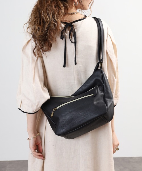 Legato Largo（レガートラルゴ）の「Legato Largo 3つ口多収納ショルダーバッグ（ショルダーバッグ・レディース・ブラック/グレー/ライトベージュ・FREE）」の4枚目の写真