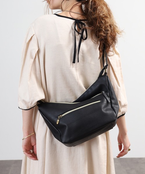 Legato Largo（レガートラルゴ）の「Legato Largo 3つ口多収納ショルダーバッグ（ショルダーバッグ・レディース・ブラック/グレー/ライトベージュ・FREE）」の6枚目の写真