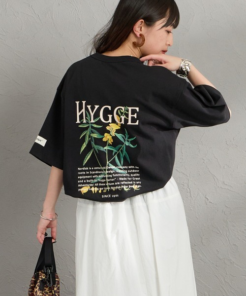NORDISK（ノルディスク）の「[NORDISK/ノルディスク] 別注 HYGGE フラワー バックプリントTシャツ（Tシャツ/カットソー・レディース・ブラック/ブルー/ホワイト・XL/L/M/S）」の2枚目の写真