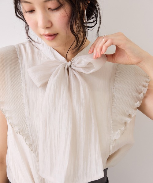 VIS（ビス）の「プリーツフリルシアーボウタイブラウス/2WAY・イージーケア（シャツ/ブラウス・レディース・ピンク系その他2/ライトグリーン/ベージュ・FREE）」の4枚目の写真