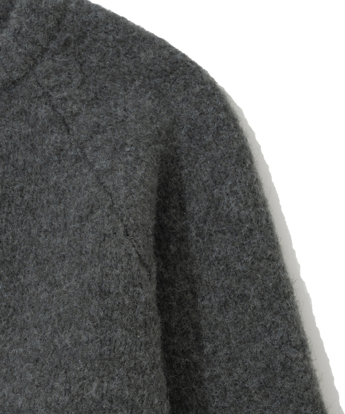 KNITTED（ニッティド）の「(ユニセックス)ブークルラグランクロップラウンドニットチャコール（ニット/セーター・レディース・その他・M/L/XL）」の3枚目の写真