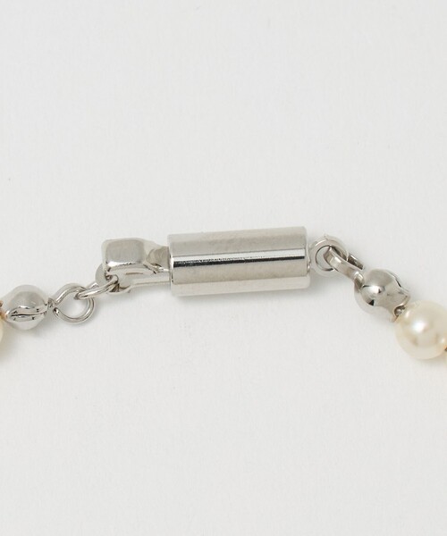 UNITED ARROWS（ユナイテッドアローズ）の「貝パール&ビジュー ネックレス（ネックレス・レディース・ホワイト・FREE）」の4枚目の写真