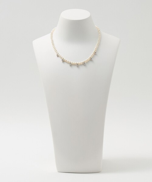 UNITED ARROWS（ユナイテッドアローズ）の「貝パール&ビジュー ネックレス（ネックレス・レディース・ホワイト・FREE）」の5枚目の写真