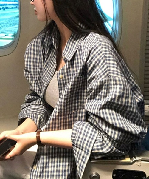 Girly Doll（ガーリードール）の「オーバーサイズチェックシャツ（シャツ/ブラウス・レディース・ブルー/ブラウン/ブラック・F）」の3枚目の写真