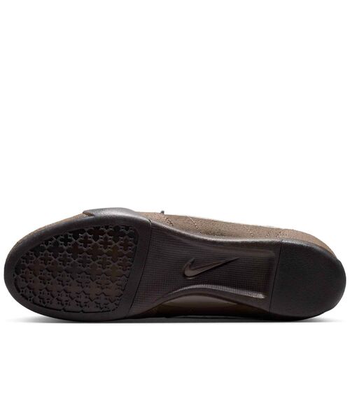 NIKE(ナイキ)の「ナイキ スプリント シスター ウィメンズシューズ / Nike Sprint Sister Women's Shoes IR5693-256 Ridgerock(スニーカー・レディース・ダークブラウン・23.5/24/22.5/23/24.5/25/25.5/26/22)」の2枚目の写真