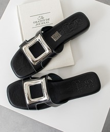 INTER-CHAUSSURES（インターショシュール）の「【Oh my Sandals】メタルバックルフラットサンダル(E62301)（サンダル）」