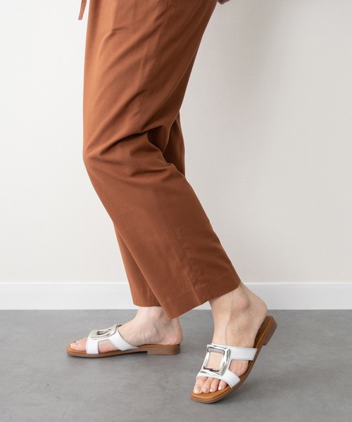 inter-chaussures(インターショシュール)の「【Oh my Sandals】メタルバックルフラットサンダル(E62301)(サンダル・レディース・ブラック/ホワイト/ライトグリーン/ブラウン・37/36/39/38/35)」の9枚目の写真