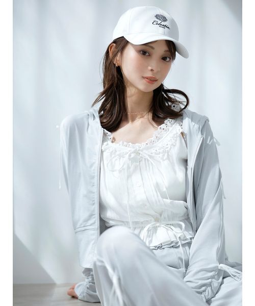SNIDEL(スナイデル)の「【LUMISHADE】UVラインパーカー(パーカー・レディース・イエロー/ネイビー/ホワイト/シルバー・F)」の4枚目の写真