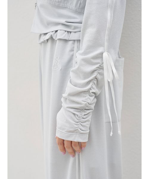 SNIDEL(スナイデル)の「【LUMISHADE】UVラインパーカー(パーカー・レディース・イエロー/ネイビー/ホワイト/シルバー・F)」の17枚目の写真