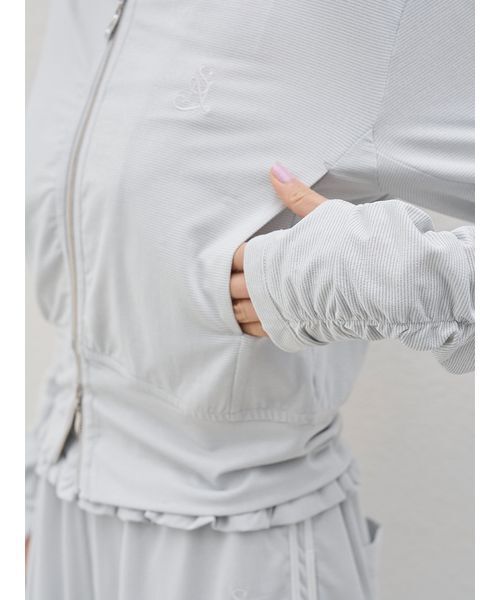SNIDEL(スナイデル)の「【LUMISHADE】UVラインパーカー(パーカー・レディース・イエロー/ネイビー/ホワイト/シルバー・F)」の15枚目の写真