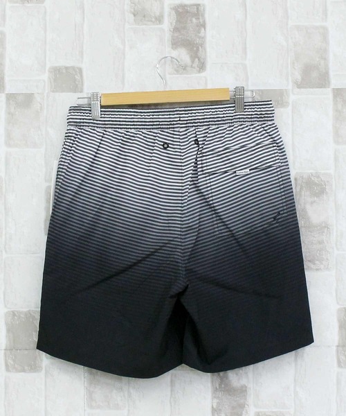 Calvin Klein(カルバン・クライン)の「CK グラデーションボーダーサーフパンツ ボードショーツ(水着・メンズ・ブラック・S/M/L/XL/XXL)」の3枚目の写真