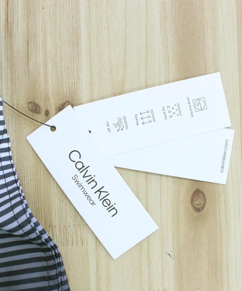 Calvin Klein(カルバン・クライン)の「CK グラデーションボーダーサーフパンツ ボードショーツ(水着・メンズ・ブラック・S/M/L/XL/XXL)」の6枚目の写真