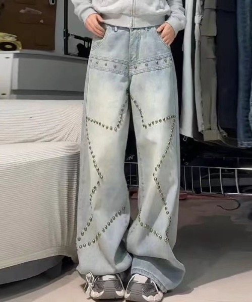 lilful(リルフル)の「【26年春夏新作】スタッズ付き スターモチーフ ウォッシュ加工 ワイドデニムパンツ(デニムパンツ・レディース・ライトブルー/ダークブルー・L/M)」の8枚目の写真
