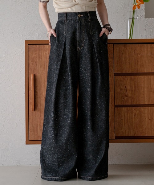mideal(マイディール)の「glitter tuck pleat wide denim / グリッタータックプリーツワイドデニム(デニムパンツ・レディース・ライトブルー/ブラック・SMALL/MEDIUM)」の2枚目の写真