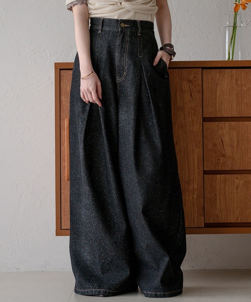 mideal(マイディール)の「glitter tuck pleat wide denim / グリッタータックプリーツワイドデニム(デニムパンツ・レディース・ライトブルー/ブラック・SMALL/MEDIUM)」の3枚目の写真