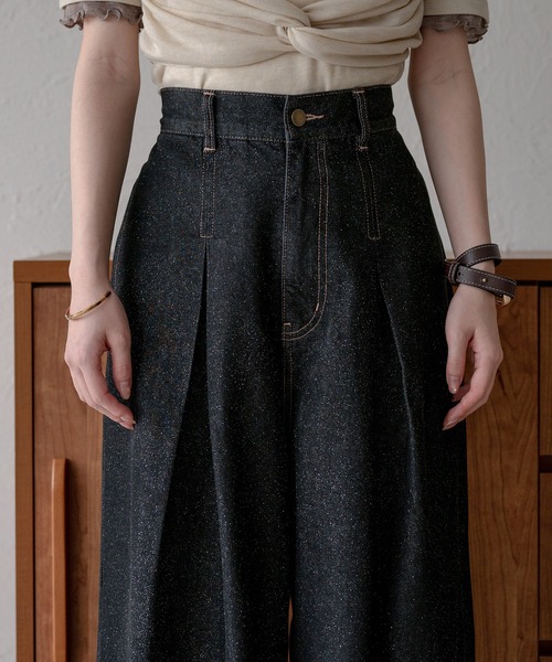 mideal(マイディール)の「glitter tuck pleat wide denim / グリッタータックプリーツワイドデニム(デニムパンツ・レディース・ライトブルー/ブラック・SMALL/MEDIUM)」の8枚目の写真