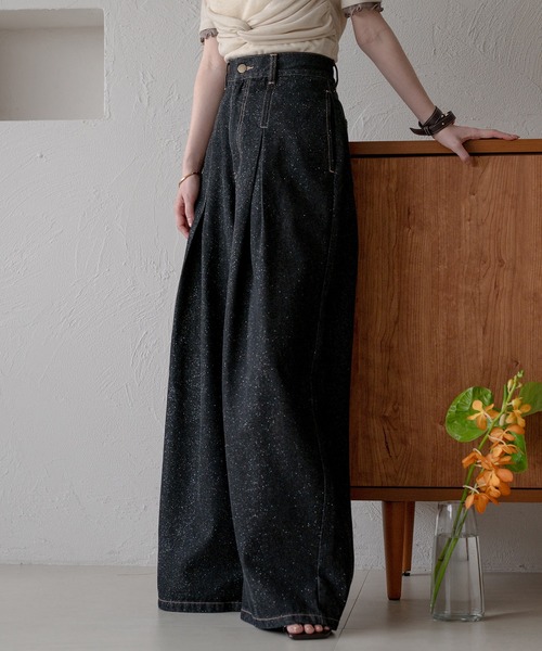 mideal(マイディール)の「glitter tuck pleat wide denim / グリッタータックプリーツワイドデニム(デニムパンツ・レディース・ライトブルー/ブラック・SMALL/MEDIUM/X-SMALL)」の19枚目の写真