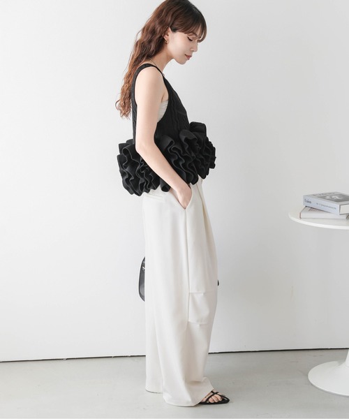 AMELY(エミリー)の「裾ドロスト タックワイドパンツ(その他パンツ・レディース・グレー/アイボリー/ブラック/ブラウン・フリー/C)」の5枚目の写真