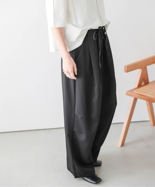 AMELY(エミリー)の「裾ドロスト タックワイドパンツ(その他パンツ・レディース・グレー/アイボリー/ブラック/ブラウン・フリー/C)」の10枚目の写真
