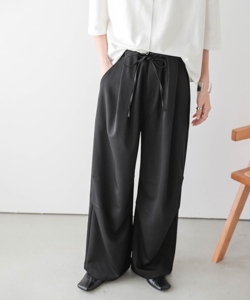 AMELY(エミリー)の「裾ドロスト タックワイドパンツ(その他パンツ・レディース・グレー/アイボリー/ブラック/ブラウン・フリー/C)」の11枚目の写真