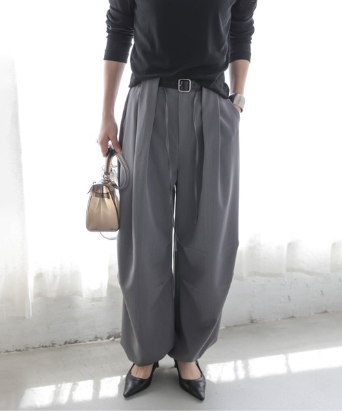 AMELY(エミリー)の「裾ドロスト タックワイドパンツ(その他パンツ・レディース・グレー/アイボリー/ブラック/ブラウン・フリー/C)」の13枚目の写真