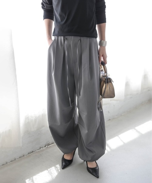 AMELY(エミリー)の「裾ドロスト タックワイドパンツ(その他パンツ・レディース・グレー/アイボリー/ブラック/ブラウン・フリー/C)」の15枚目の写真