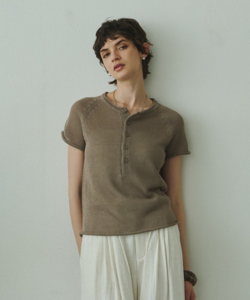 Plumel(プルメル)の「French Sleeve Knit T / フレンチスリーブニットTEE(ニット/セーター・レディース・ベージュ/ダークブラウン/アイボリー・MEDIUM)」の2枚目の写真