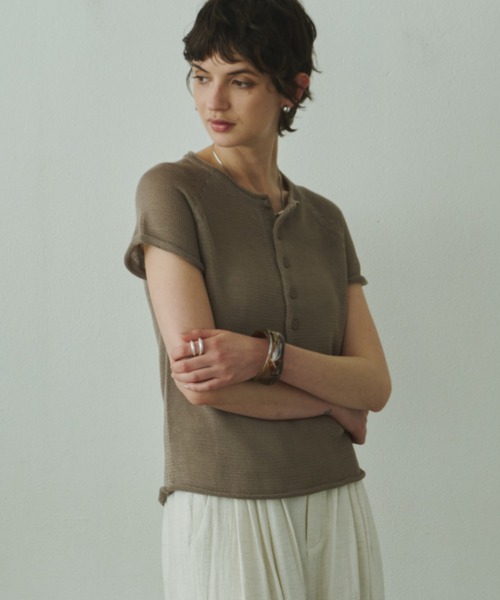 Plumel(プルメル)の「French Sleeve Knit T / フレンチスリーブニットTEE(ニット/セーター・レディース・ベージュ/ダークブラウン/アイボリー・MEDIUM)」の17枚目の写真