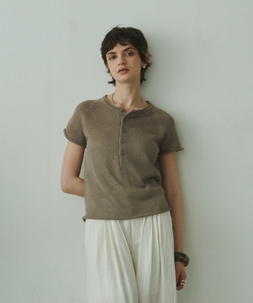 Plumel(プルメル)の「French Sleeve Knit T / フレンチスリーブニットTEE(ニット/セーター・レディース・ベージュ/ダークブラウン/アイボリー・MEDIUM)」の15枚目の写真