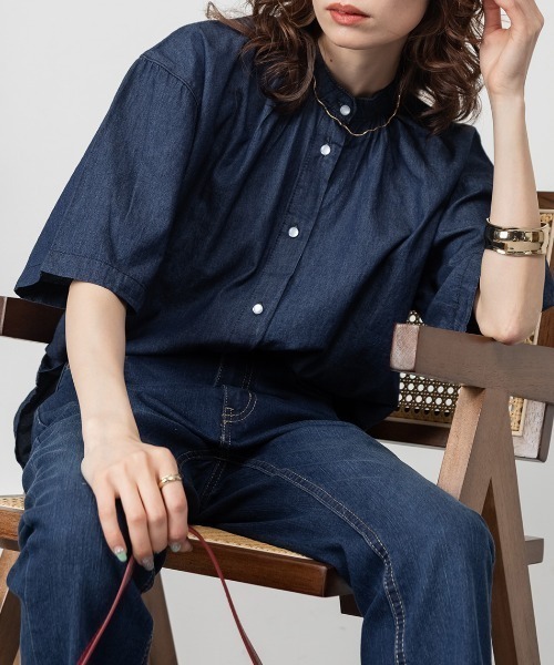 RCD(アールシーディー)の「エアリーデニムスタンドカラーシャツ(シャツ/ブラウス・レディース・ネイビー/ワンウォッシュ・M-L/LL~3L/4L~5L)」の1枚目の写真