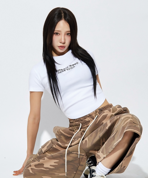 BATTRACT(バトラクト)の「ウィメンズコアクラブクロップラウンドTシャツ_ホワイト(Tシャツ/カットソー・レディース・ホワイト・1)」の2枚目の写真