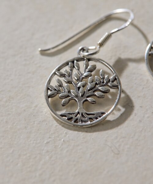 ear PAPILLONNER（イアパピヨネ）の「《スターリングシルバー使用》サークルツリーピアス（ピアス（両耳用）・レディース・シルバー系その他4・FREE）」の5枚目の写真