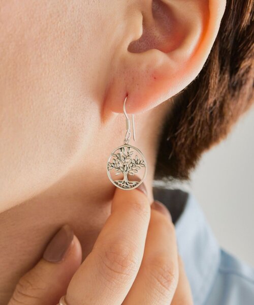 ear PAPILLONNER（イアパピヨネ）の「《スターリングシルバー使用》サークルツリーピアス（ピアス（両耳用）・レディース・シルバー系その他4・FREE）」の3枚目の写真