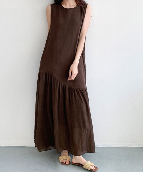LOWO(ロワ)の「テンセルアシンメトリー裾ギャザーノースリーブロングワンピース(ワンピース・レディース・オフホワイト/ブラック/オレンジ/グリーン/ブラウン・FREE)」の18枚目の写真